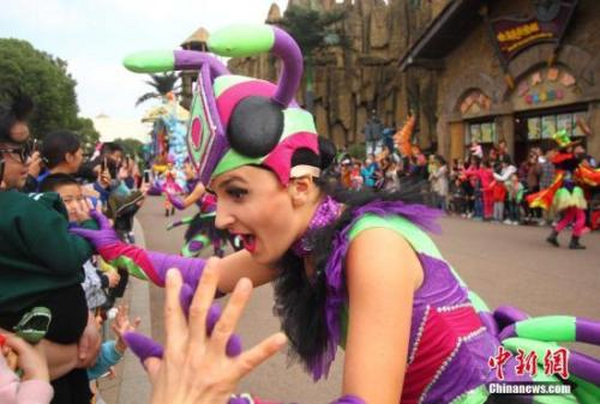 万圣节将至 美大学纷纷警告勿着涉及歧视性服装